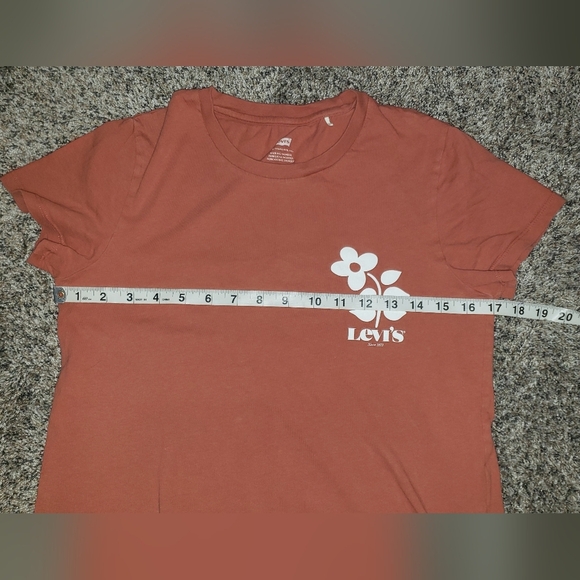 Levi's| Basic Floral Graphic Tee - Picture 3 of 4